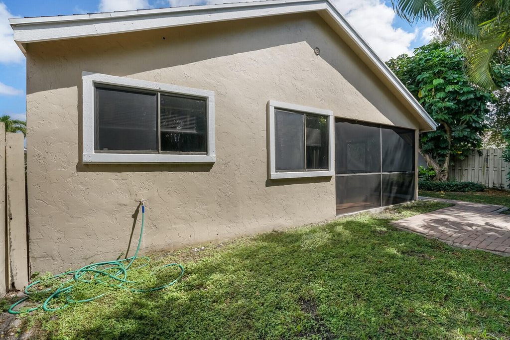 1080 Nw 19th Terrace - Photo 31