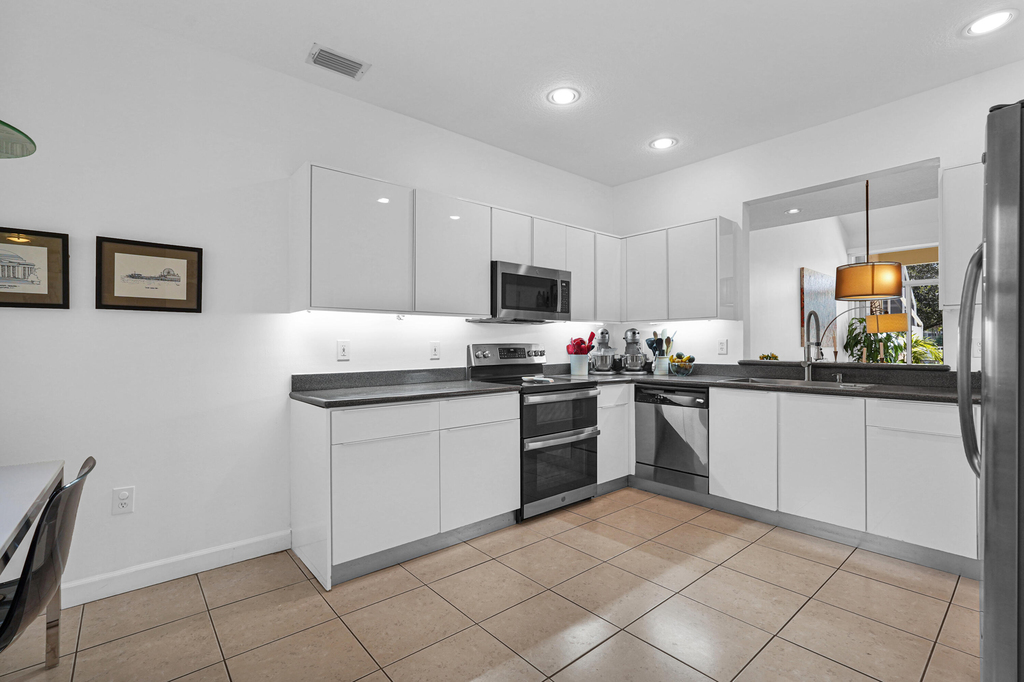 616 W Palm Aire Drive - Photo 1