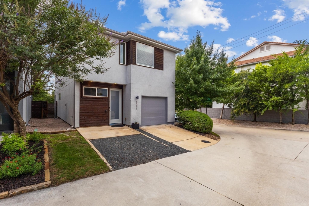 1011 Gallivant Lane - Photo 3