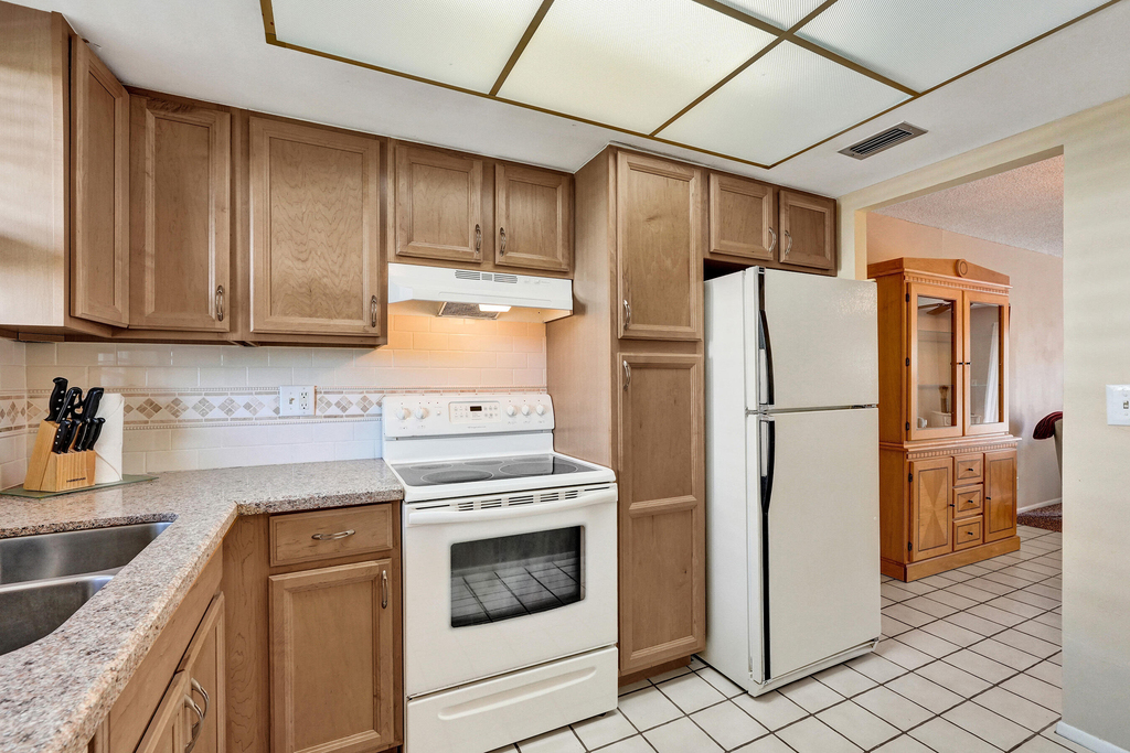 308 Golfview Road - Photo 9