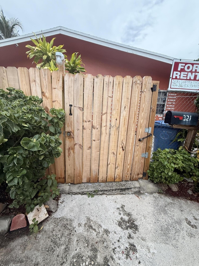 321 Nw 57th Street - Photo 0
