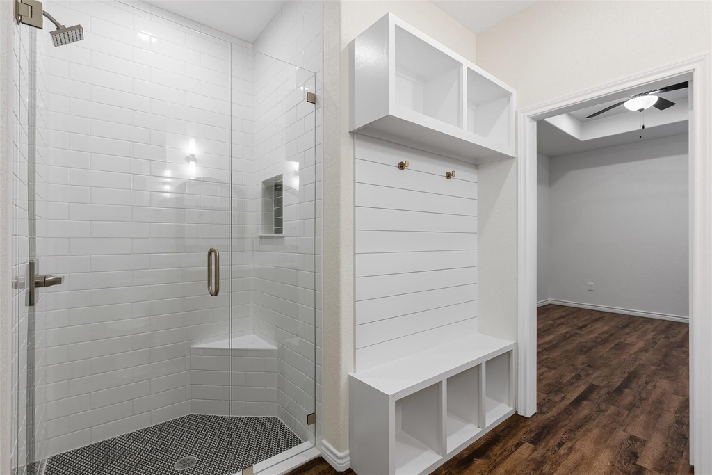 5623 Barkridge Drive - Photo 4