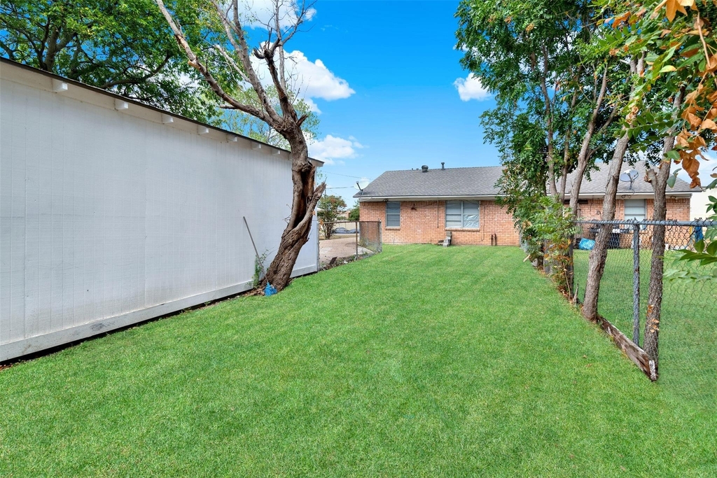 300 Hilltop Avenue - Photo 19