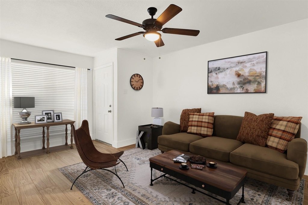 300 Hilltop Avenue - Photo 3