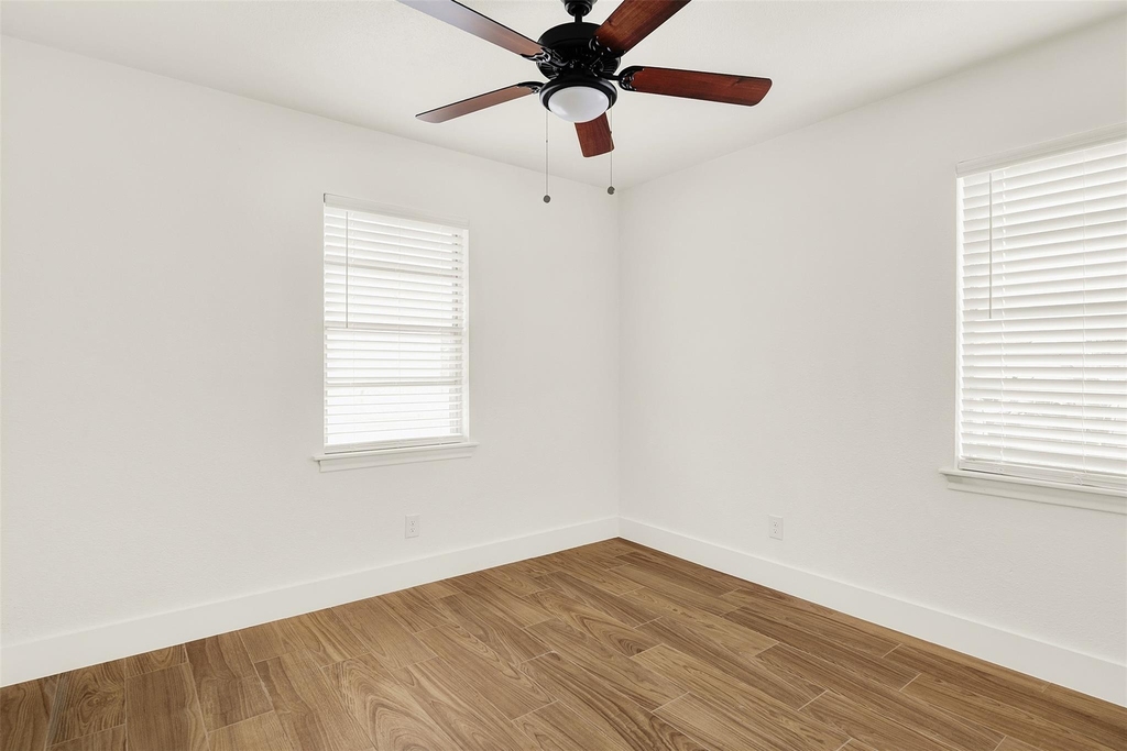 300 Hilltop Avenue - Photo 12