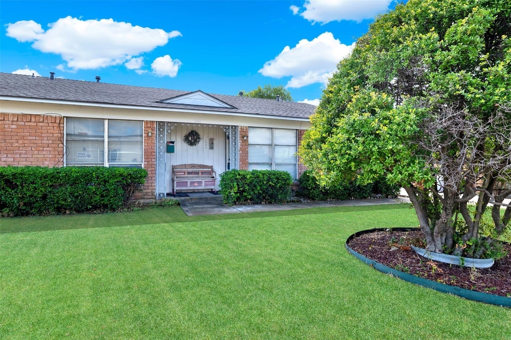 300 Hilltop Avenue - Photo 0