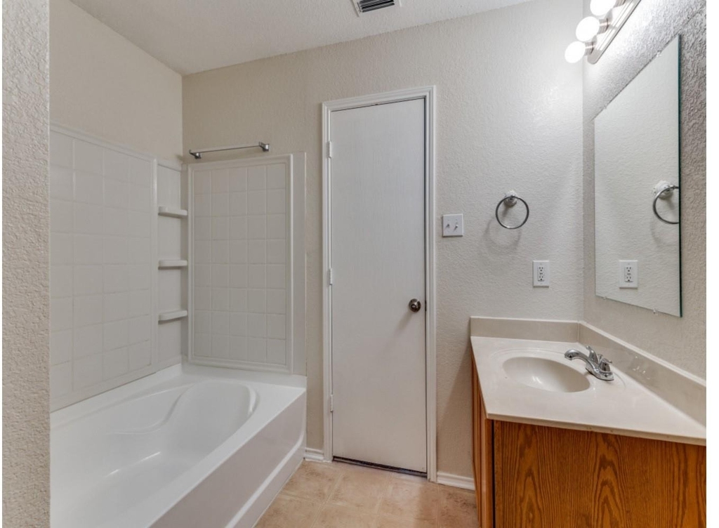 1609 Castle Ridge Road - Photo 10
