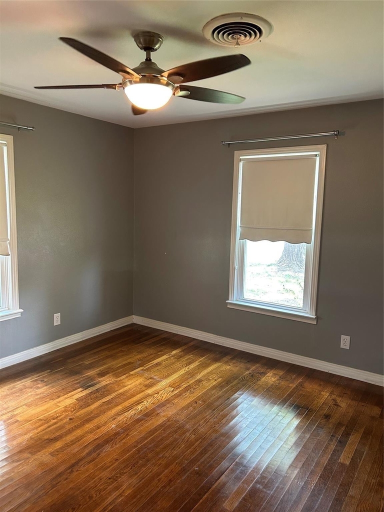 1202 Overhill Drive - Photo 5