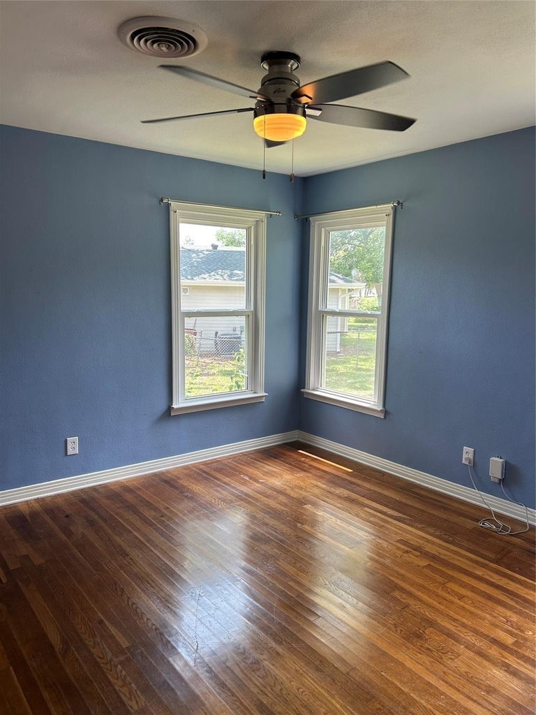 1202 Overhill Drive - Photo 8