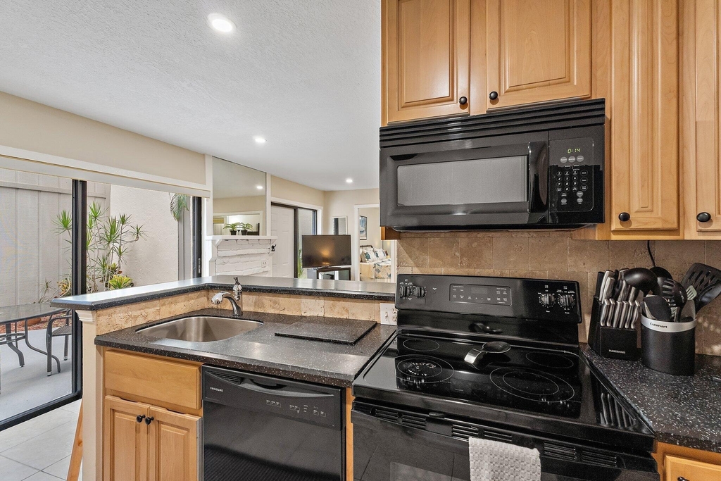 1605 S Us Highway 1 - Photo 21