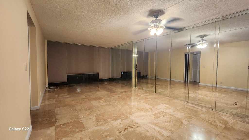 17 Royal Palm Way - Photo 8