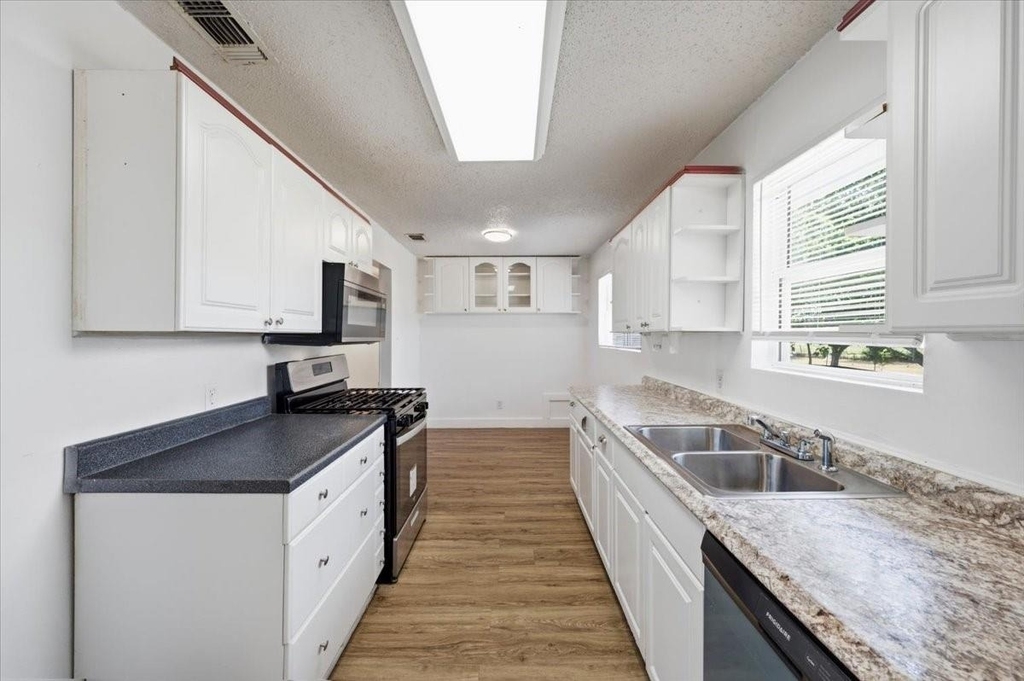 104 Parker Street - Photo 11