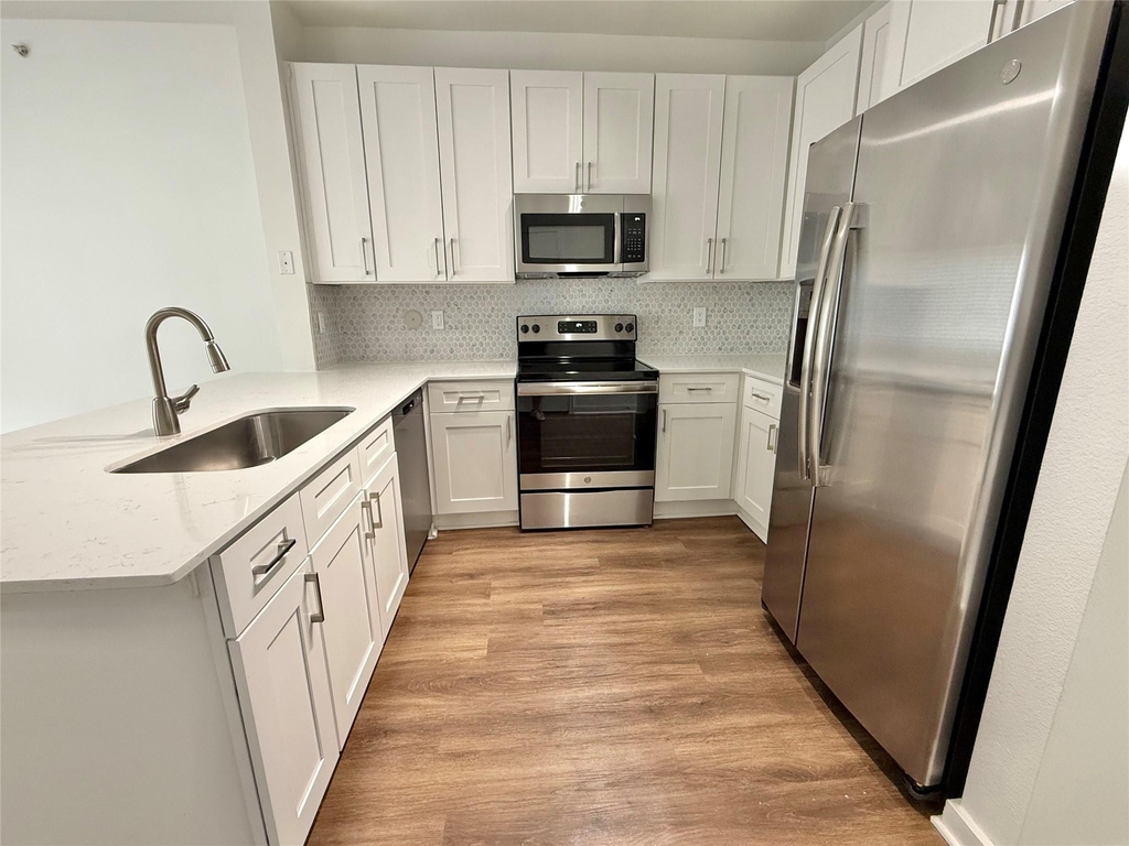 6740 Windhaven Parkway - Photo 5