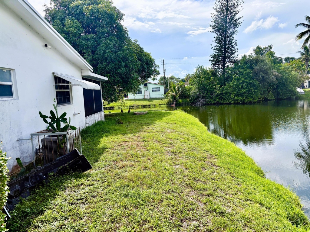 1685 Nw 60th Avenue - Photo 16