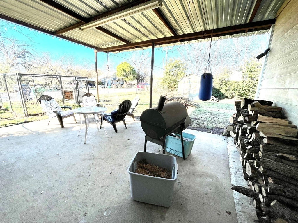 209 N Bowie Street - Photo 20