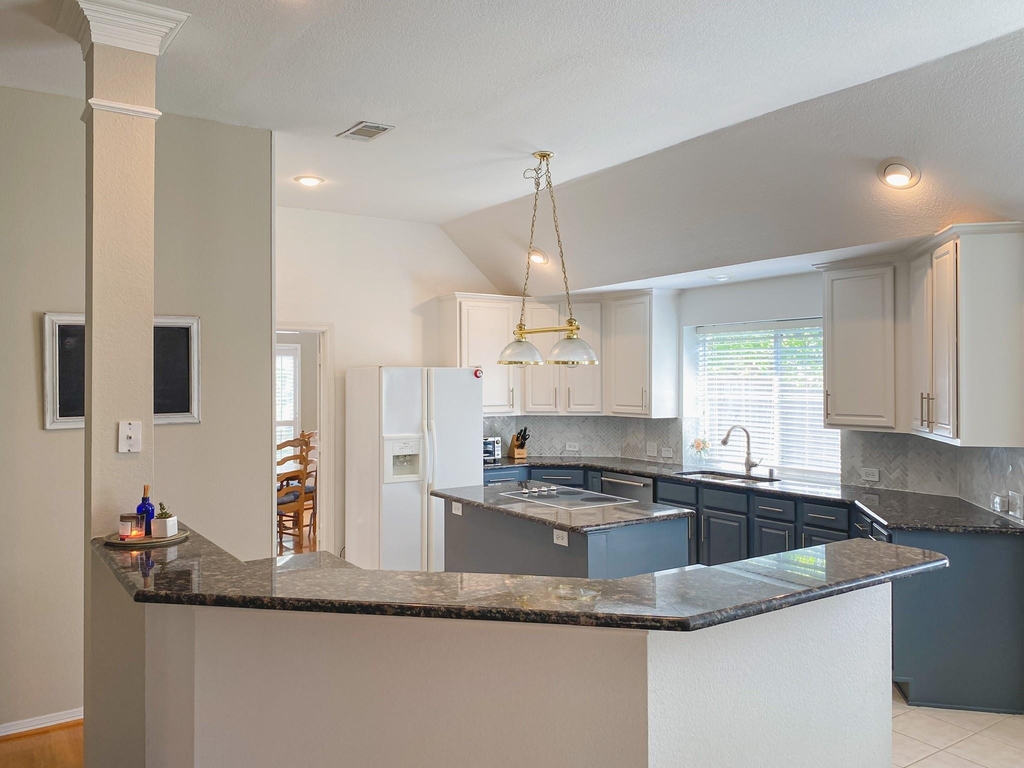 7247 Brennans Drive - Photo 3