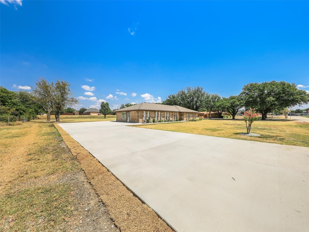 5609 Elisa Lane - Photo 4