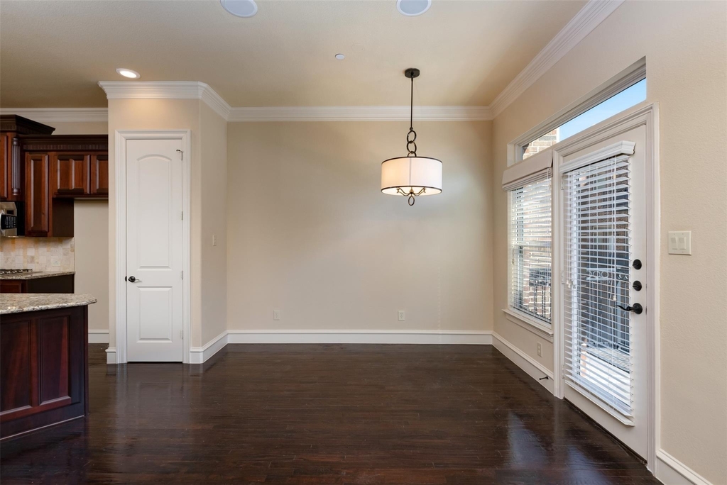 7914 Bishop Road - Photo 10