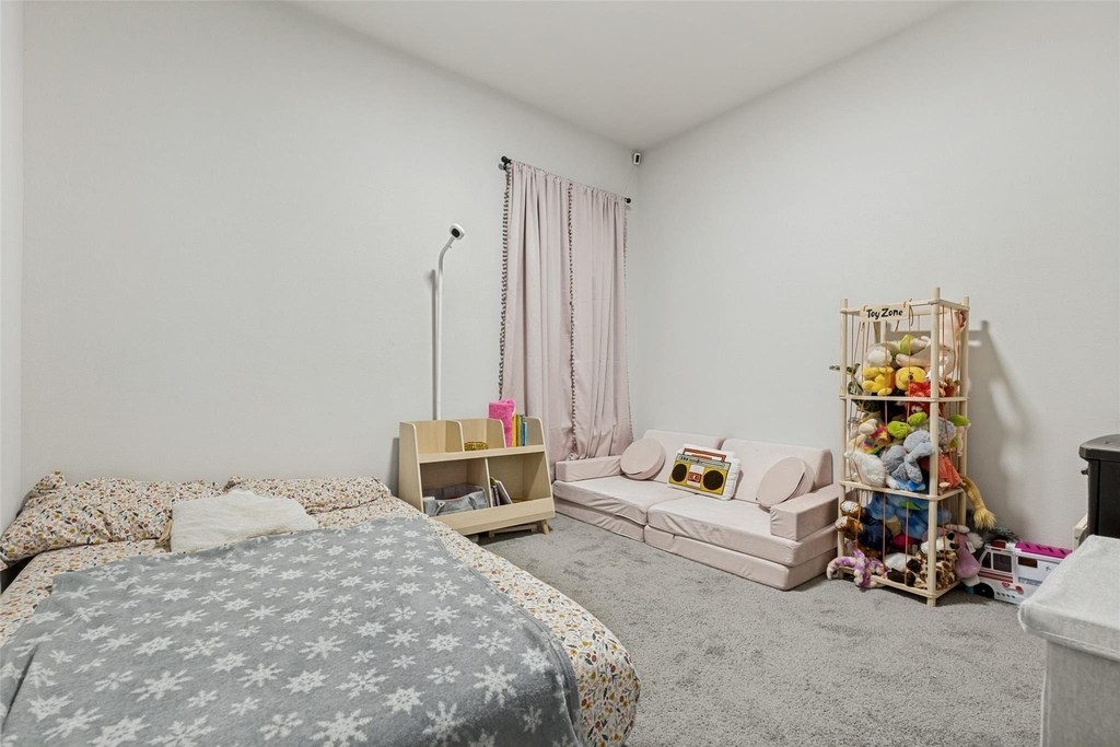 2547 Fatima Avenue - Photo 19