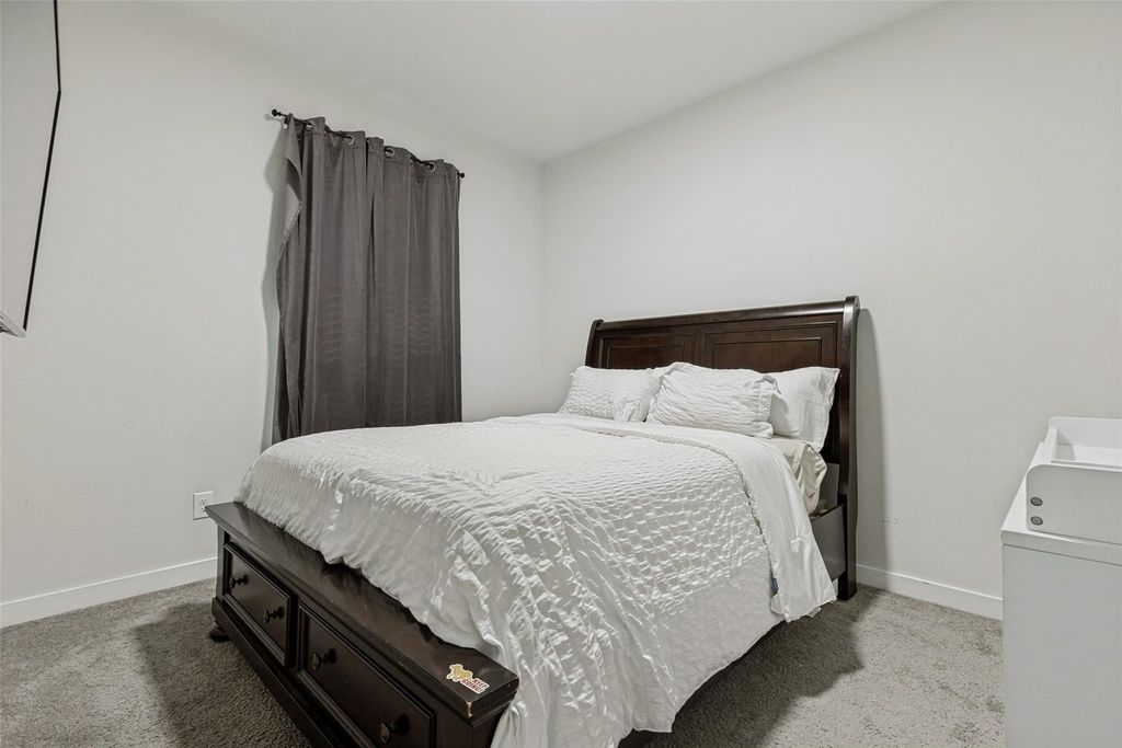 2547 Fatima Avenue - Photo 17