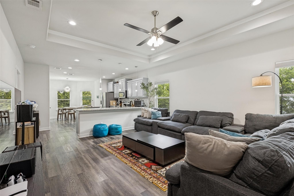 2547 Fatima Avenue - Photo 5