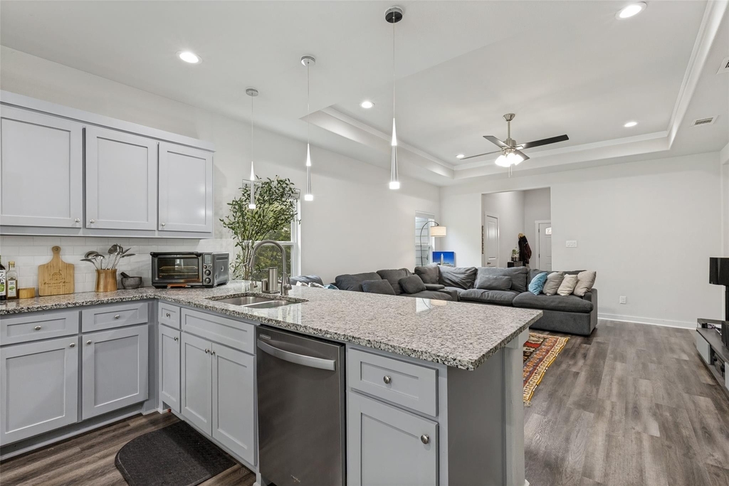 2547 Fatima Avenue - Photo 8