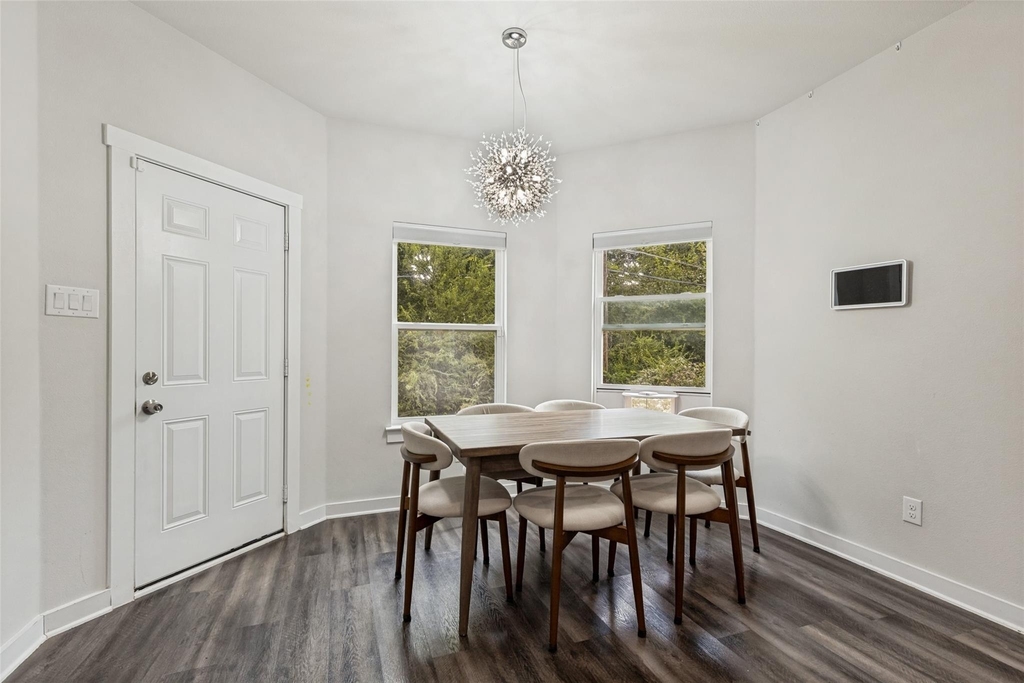 2547 Fatima Avenue - Photo 11