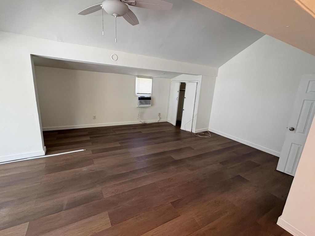1912 Arthur Street - Photo 2