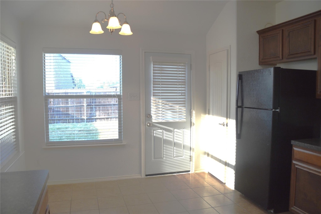 145 Meadow Crest Drive - Photo 6