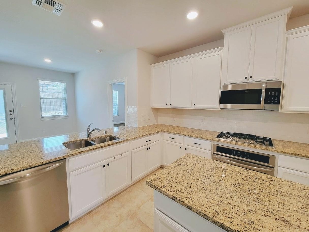3814 Bastrop Street - Photo 8