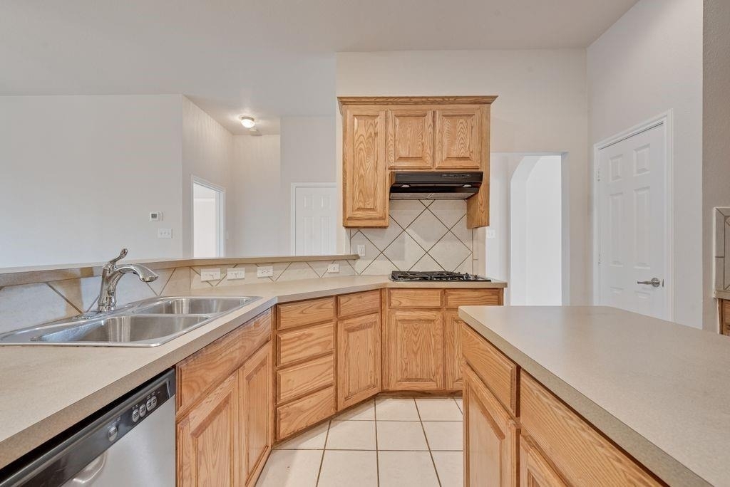 1113 Noblewood Drive - Photo 6