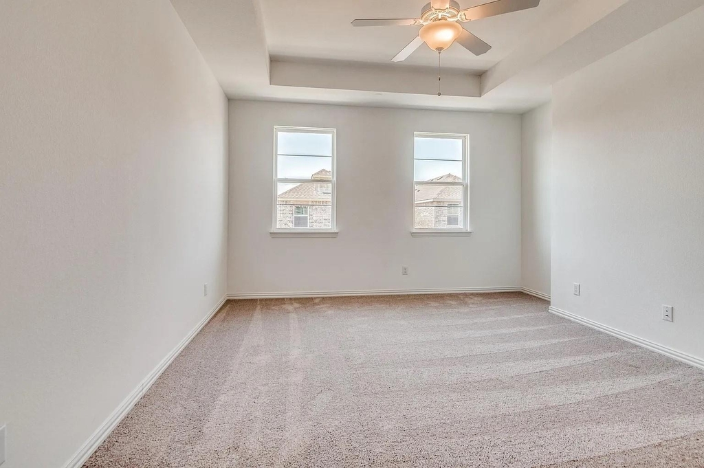6205 Queens Path - Photo 17