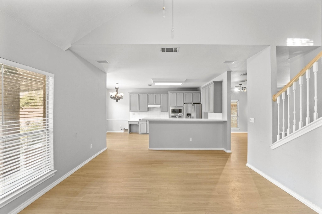 1801 Overland Street - Photo 6