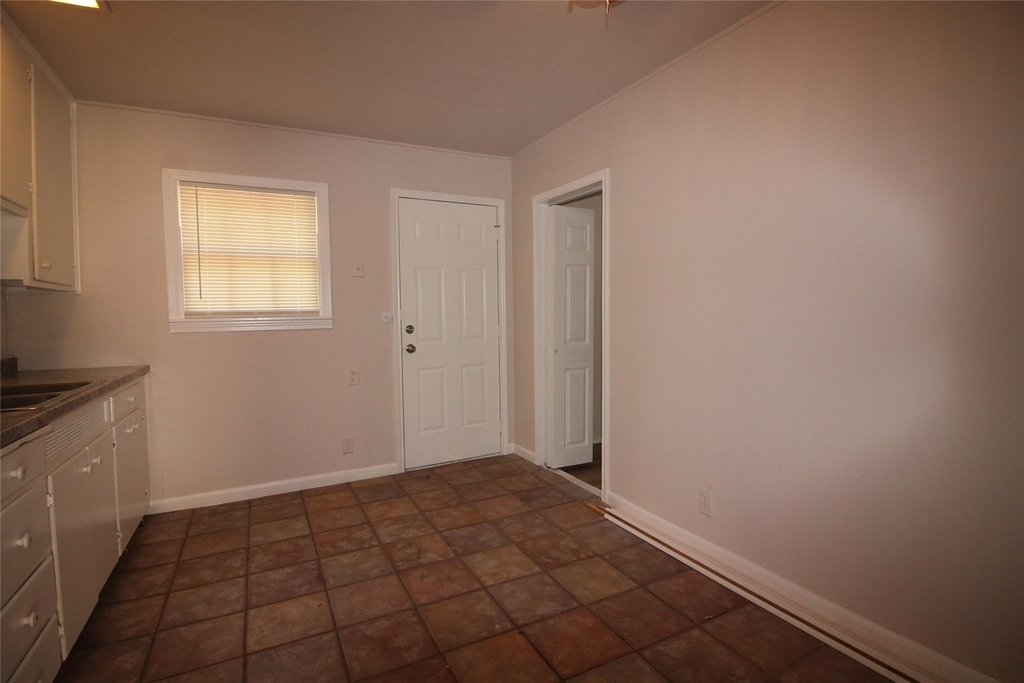 5020 Cedar Hill Road - Photo 5