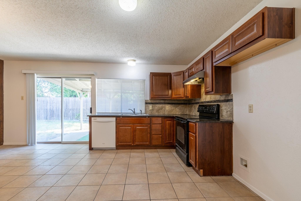 209 Pebblebrook Street - Photo 10