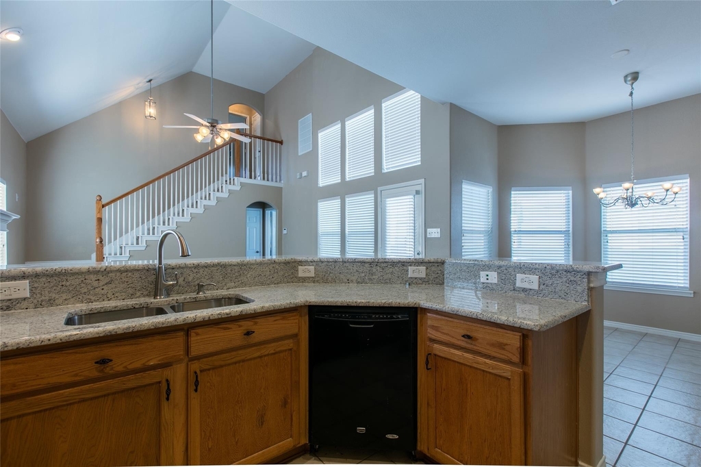 1812 Forsythe Drive - Photo 6