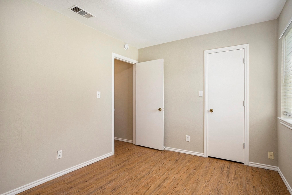 826 Meadowlark Circle - Photo 11
