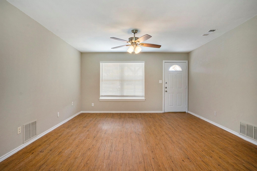 826 Meadowlark Circle - Photo 1