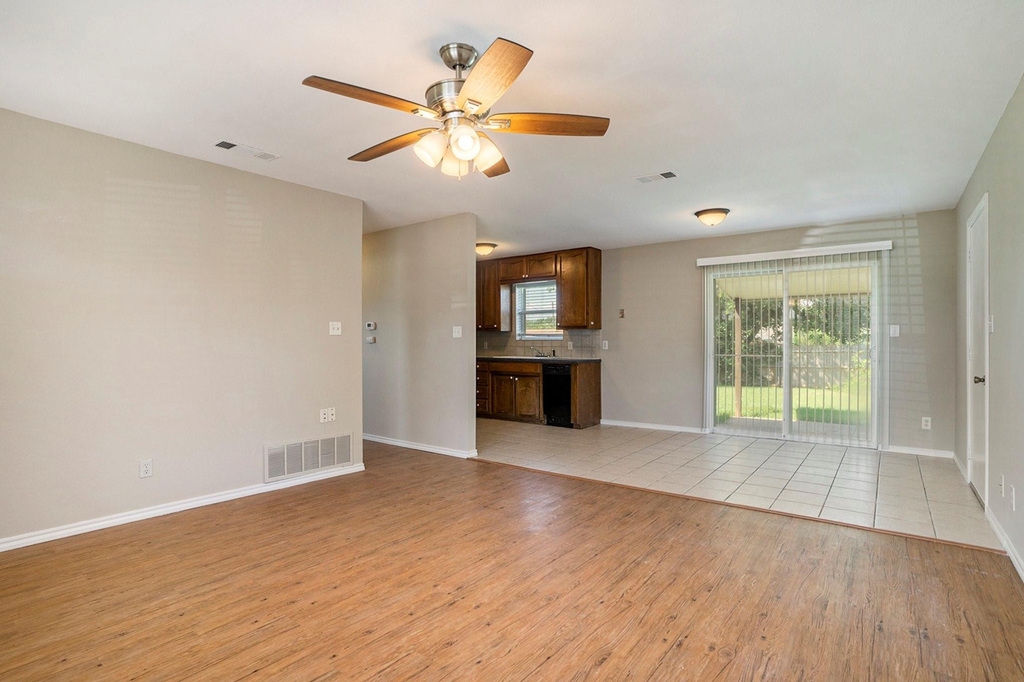 826 Meadowlark Circle - Photo 3