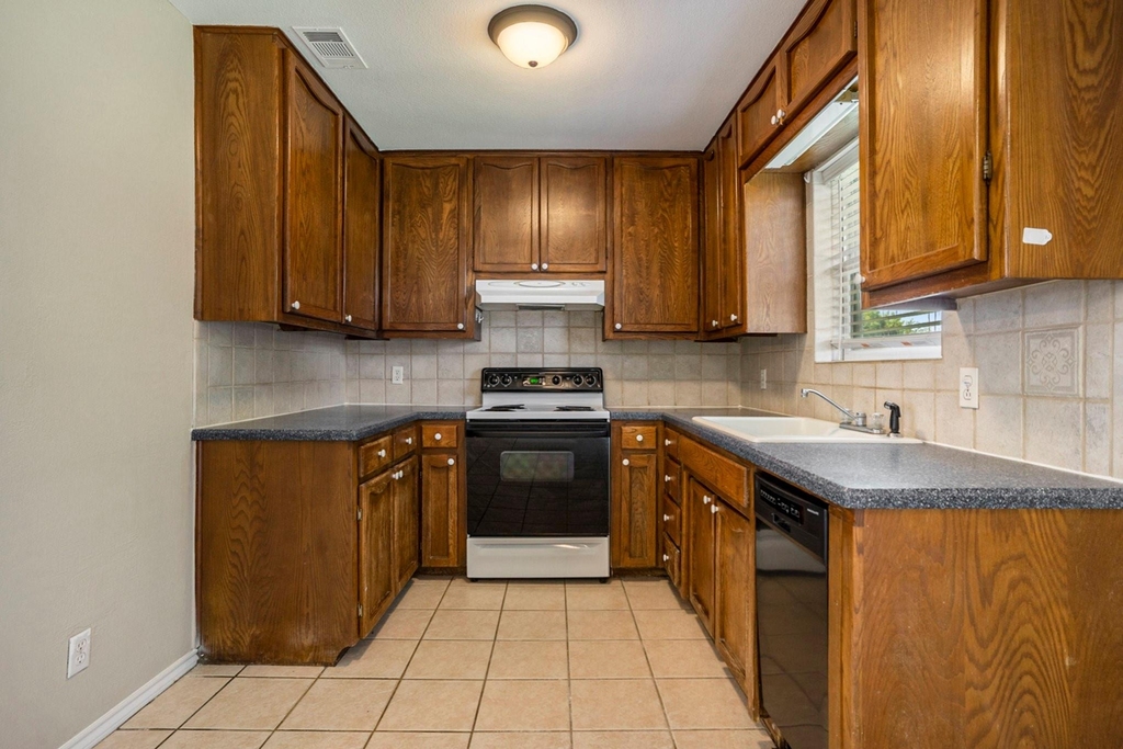 826 Meadowlark Circle - Photo 5