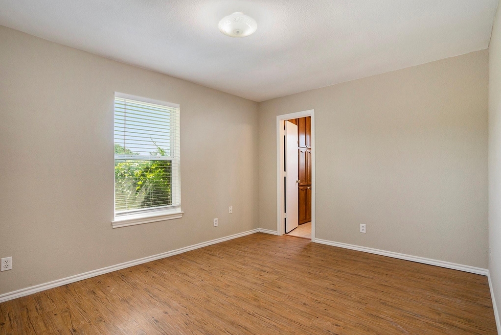 826 Meadowlark Circle - Photo 8