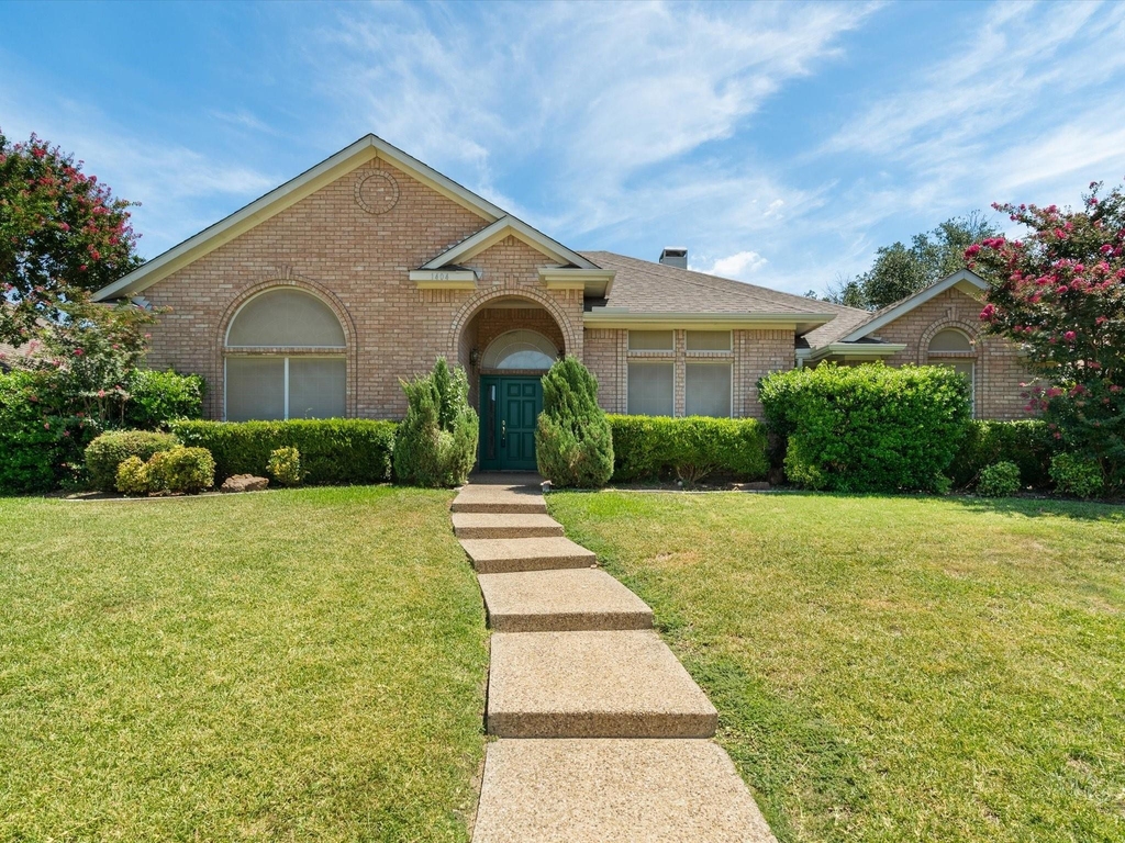 1404 Land Drive - Photo 0