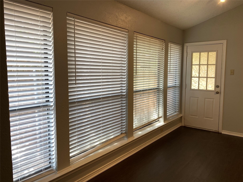 8701 Holly Street - Photo 5