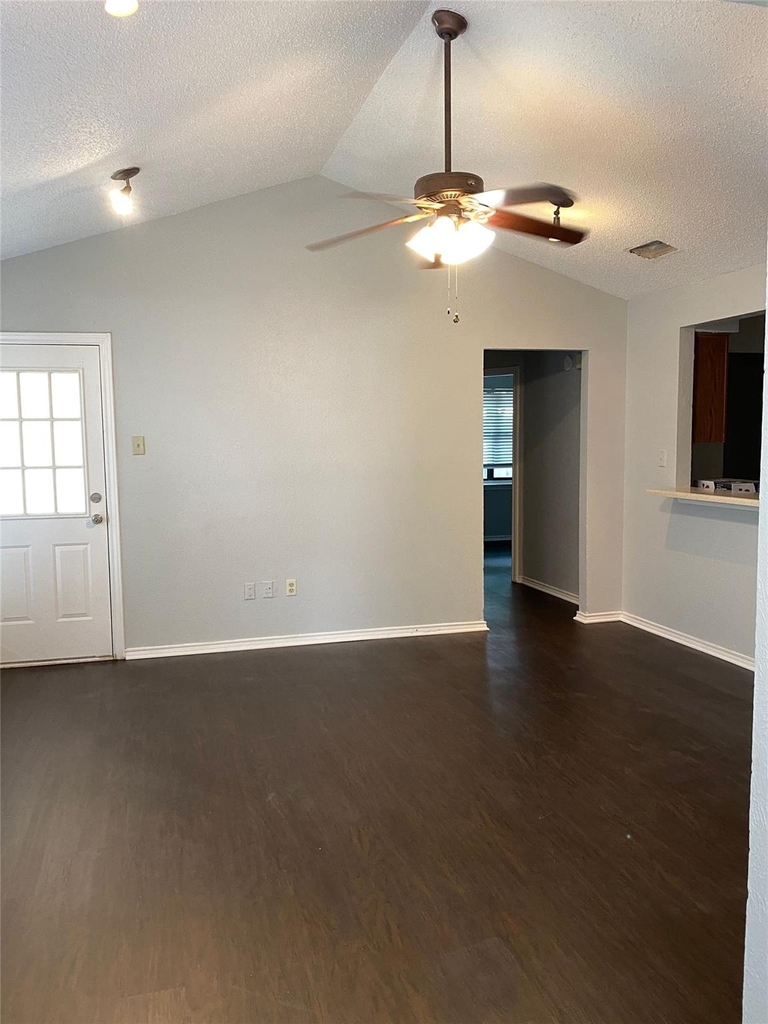8701 Holly Street - Photo 9