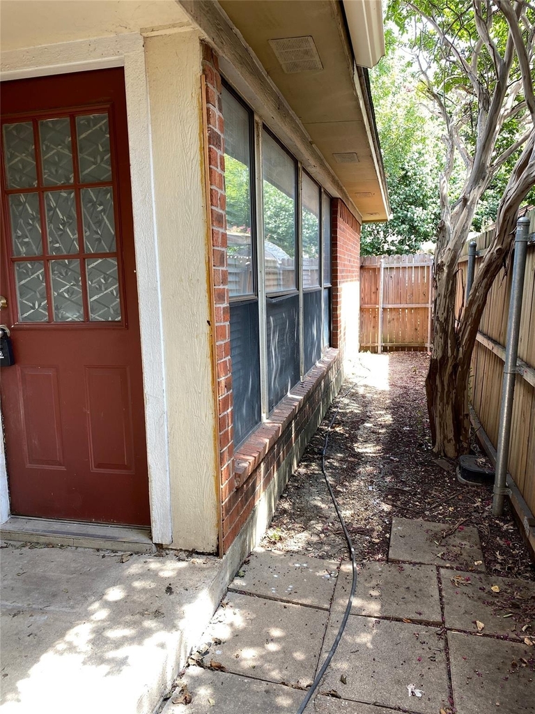 8701 Holly Street - Photo 7