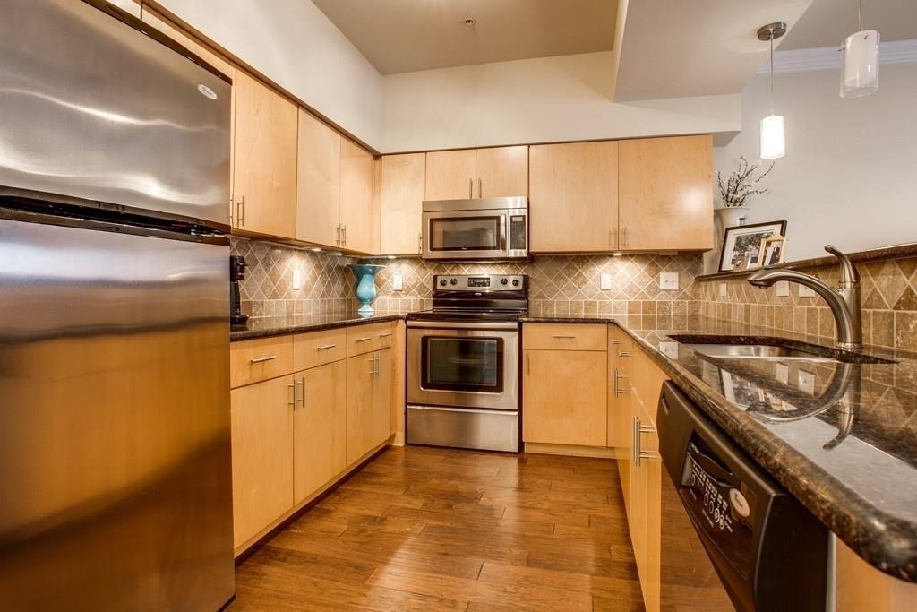 3102 Kings Road - Photo 3