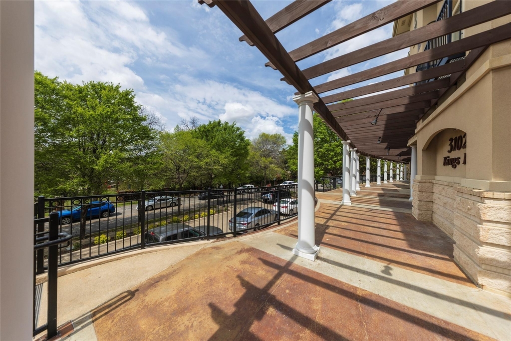 3102 Kings Road - Photo 1
