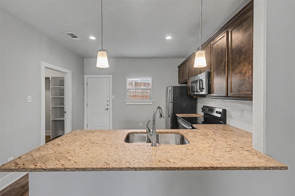 213 Stewart Bend Court - Photo 5