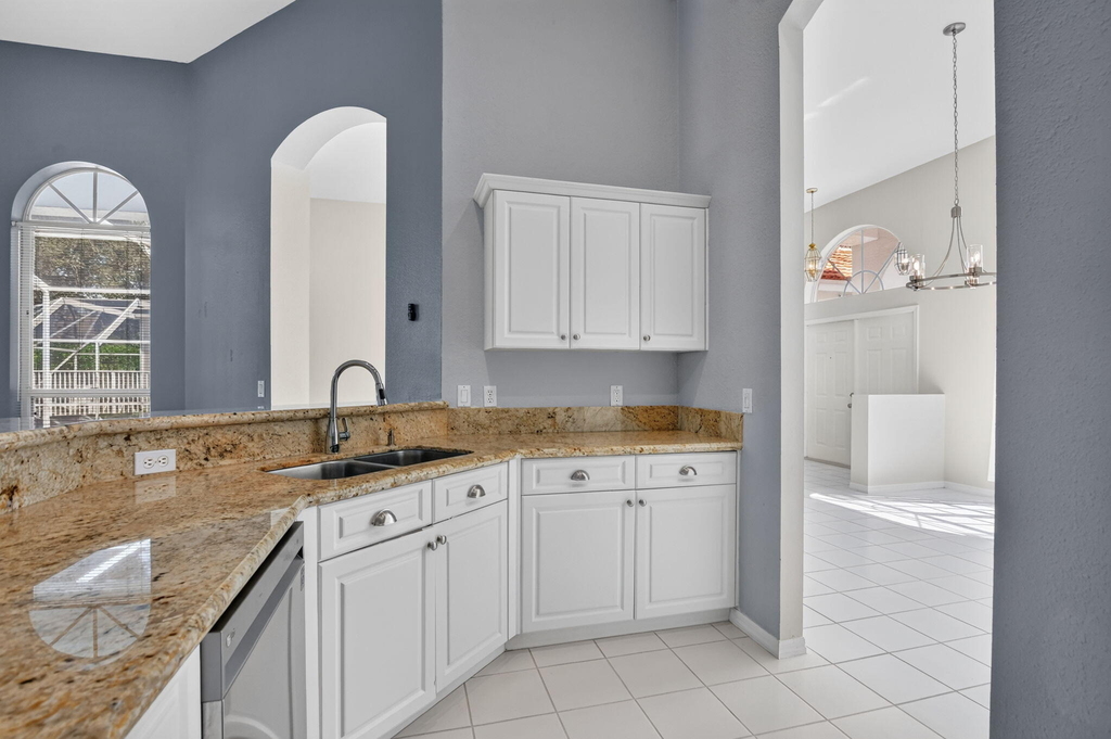 10031 Lexington Estates Boulevard - Photo 7