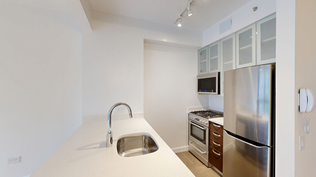808 Columbus Ave - Photo 1